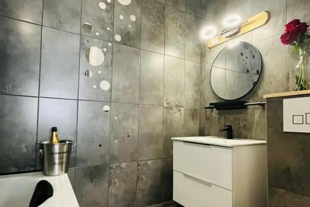 Orphelin Studio Avec Balneo Proche Centre Ville Реймс Екстер'єр фото